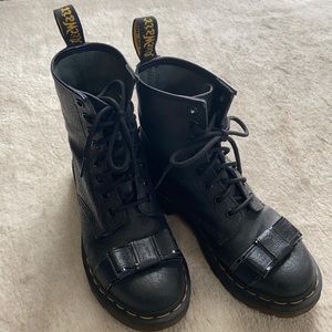 Dr.Martens 1460 Crackle with Bow 🎀